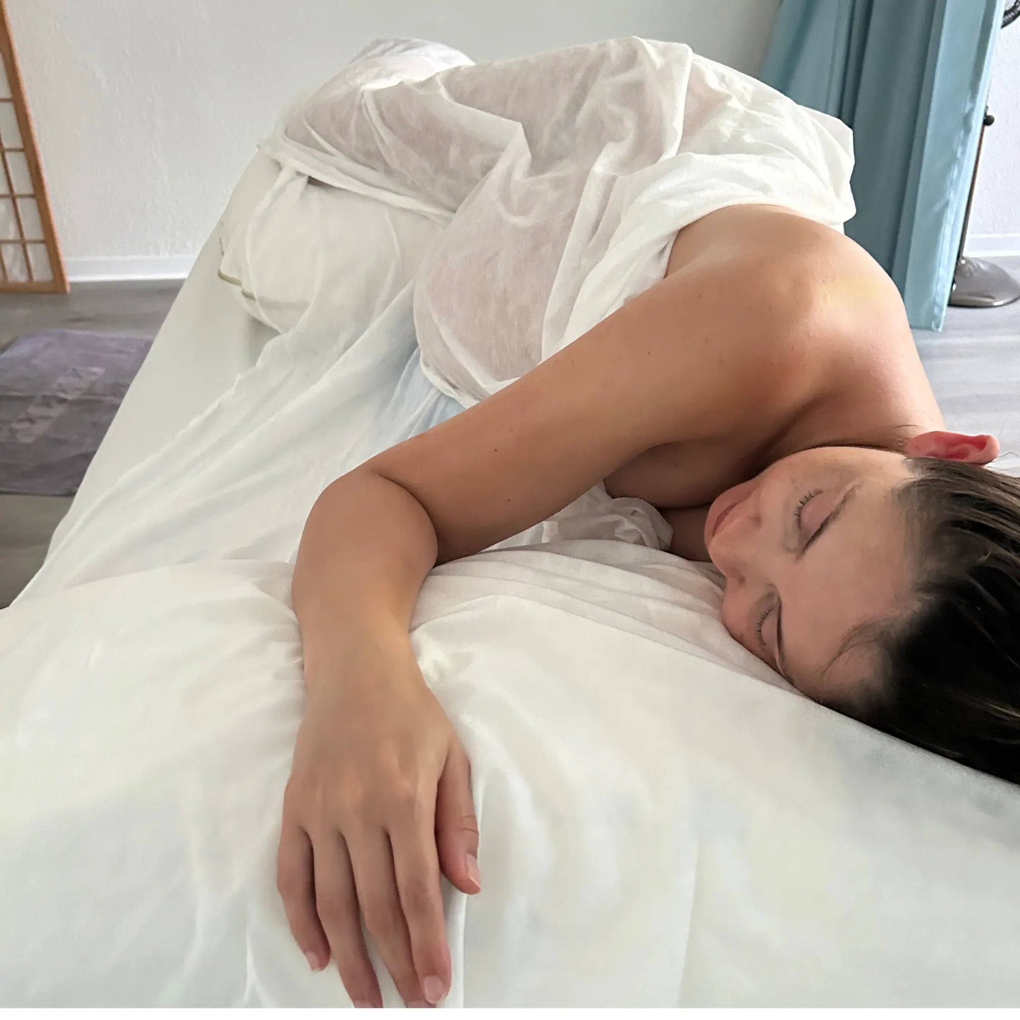 Bild von entspannter Schwangerin nach der Massage / Nina Tedesco