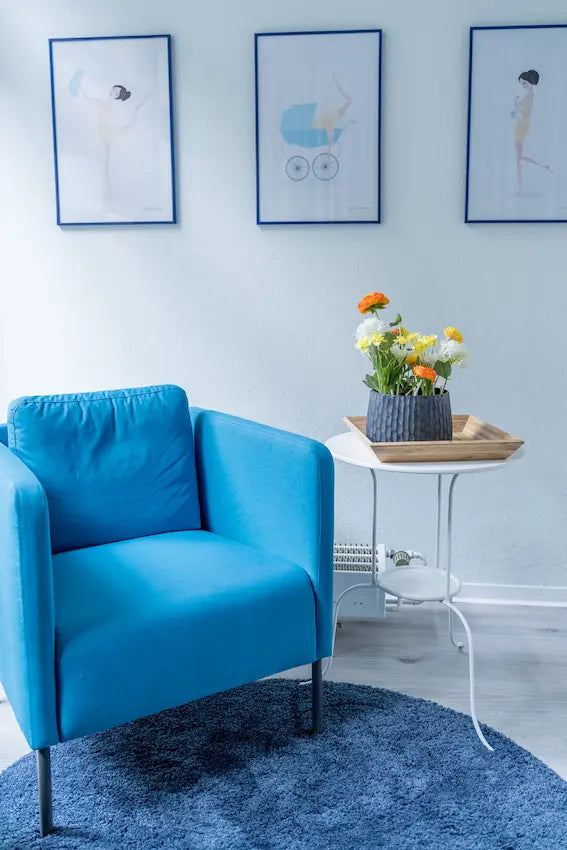 Foto Praxis mit Sessel und Bildern