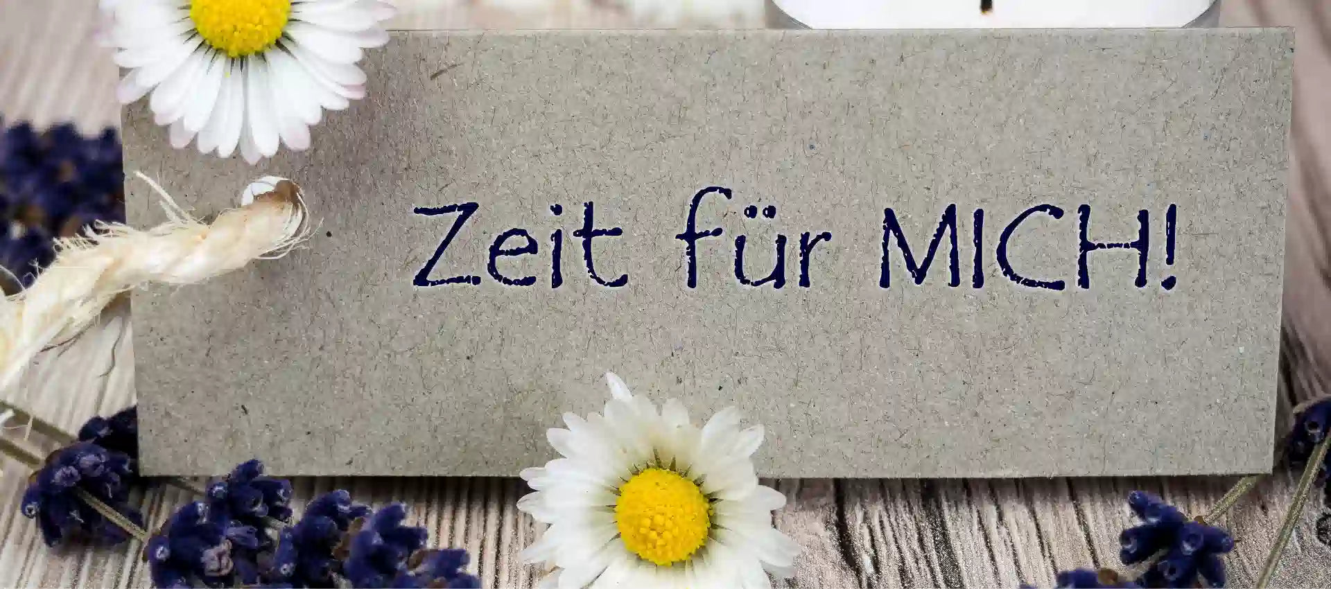 Schild mit Schrift: Zeit für Mich